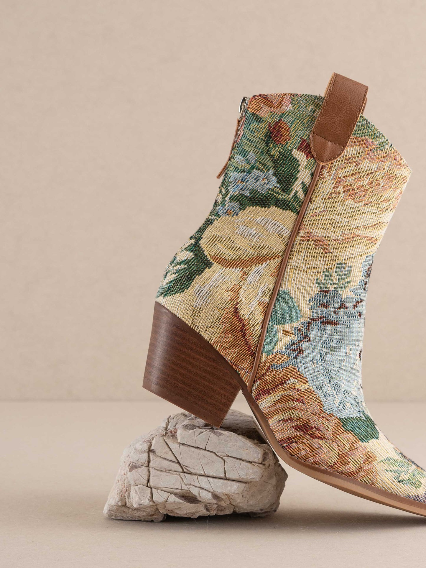 The Kaiya | Floral Vintage Western Tapestry Boot