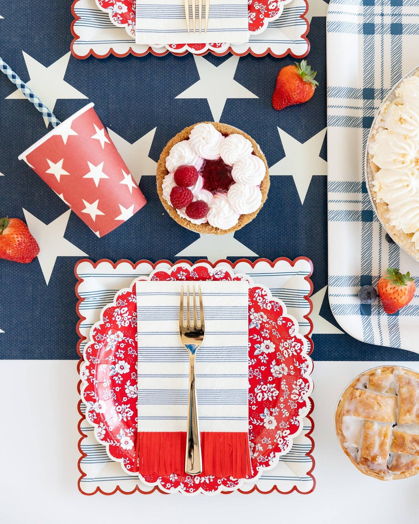 Red and Blue Star Paper Cups